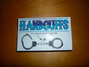 Handcuffs (800x600) (2)
